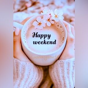 Happy Weekend!💕🛍️ Spring IS coming!